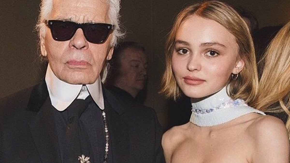 Karl Lagerfeld och Lily-Rose Depp på Chanel-visning.